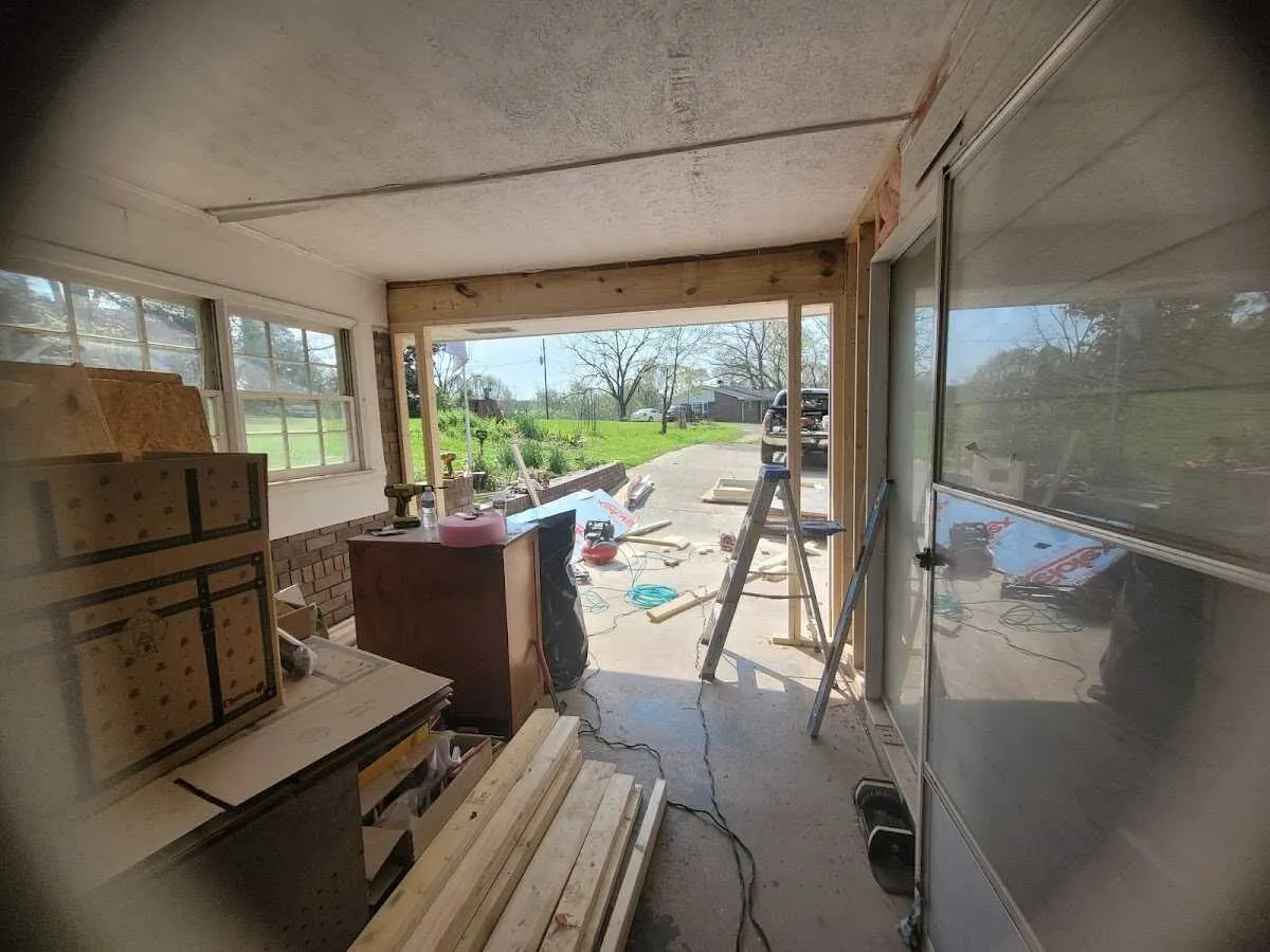 Air movers and dehumidifier for Drying & Dehumidification in South Weber